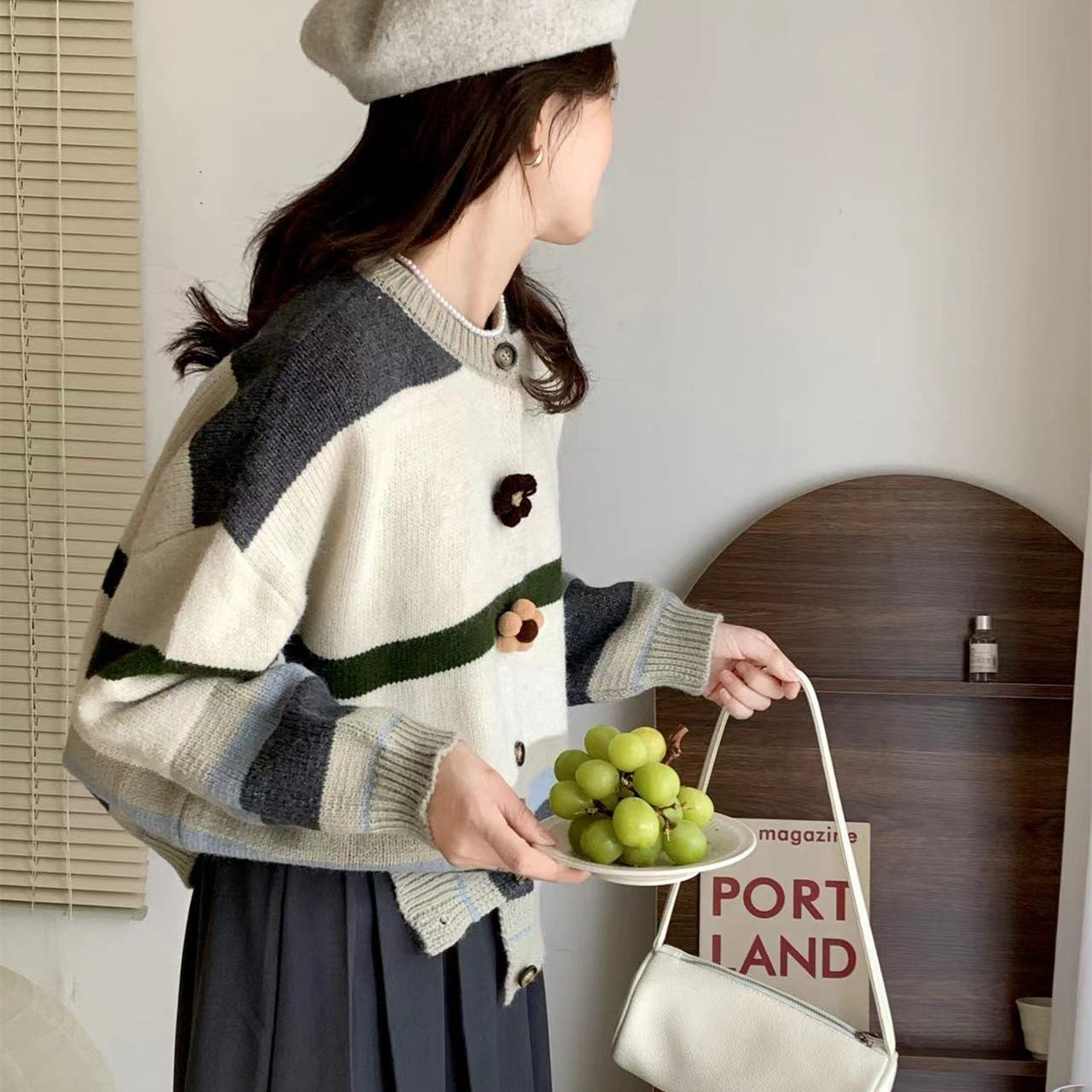 Loose Gentle Round Neck Knitted Cardigan